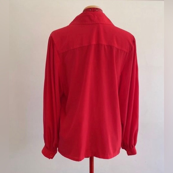 Vintage 1980s, Rouie’s Petites Apple Red Blouse, button front,patch pockets US6P - Picture 2 of 5